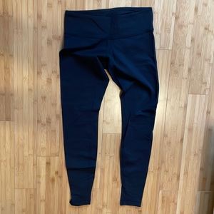 Lululemon Wunder Under black luon size 8 like new condition
